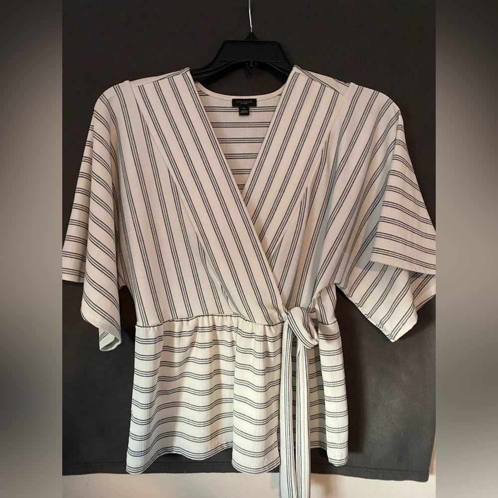 Blouse - Picture 2 of 3